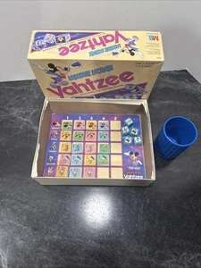 1988 Disney Mickey Mouse Yahtzee Spiel Milton Bradley 4908 fehlt ein Stück - Bild 1 von 6