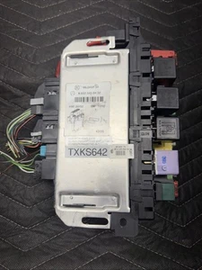 Mercedes-Benz S500 Fuse Box Control Module Relay Box A0325458432 - Picture 1 of 7