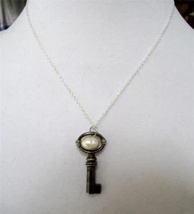Antique SKELETON KEY w/ FRESHWATER PEARL on 18" STERLING Chain PENDANT NECKLACE - Picture 1 of 1