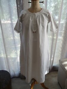 chemise de nuit ancienne vers 1900 en lin brodée main mono A.S neuve juste lavée
