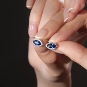 18k white gold gf blue sapphire crystal marquise stud earrings small cute - Picture 1 of 4