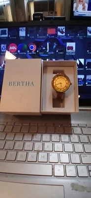 Reloj Bertha Mujer Nuevo Color Camel/Dorado Correa Cuero Nuevo en Caja Foto 1 de 2