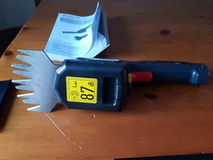 Vendo Tagliaerba Tagliasiepi A Batteria Nuovo Marca Sterwins + Manico Usato... - Foto 1 di 20