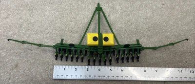 ERTL John Deere 1790 Split Row Planter Folding Loose 1/64 Scale  - Image 1 of 4