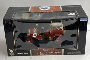 Road Signature 1914 Ford Model T Fire Engine 1:18 Diecast Fire Truck w/Gold Coin - Picture 1 of 3