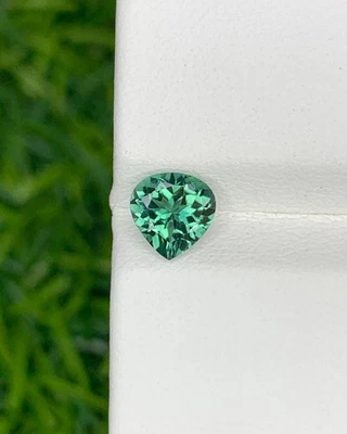 Turmalina Indicolite Natural 0,79 quilates 6,2x6 mm gema facetada en forma de corazón Foto 1 de 4