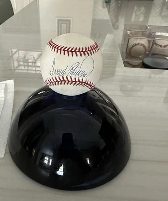 Frank Robinson, HOF, Autographed Baseball - Image 1 of 3