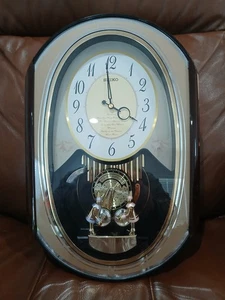 Seiko Melody In Motion 12 Hour Wall Clock Battery Opperated Tested Works - Picture 1 of 11