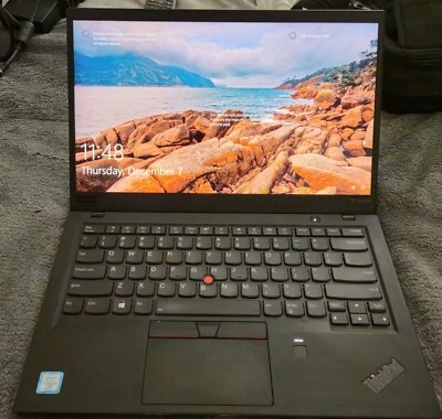 (Como Nuevo) Lenovo ThinkPad X1 Carbono 6ta Generación 14" FHD Raramente Usado Foto 1 de 4