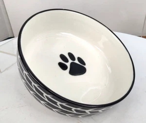 Signature Housewares 5"R x 1.5"D Black Arrow Food Water Pet Dog Bowl - Picture 1 of 6
