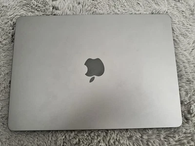Apple MacBook Air 13 Zoll - Bild 1 von 4