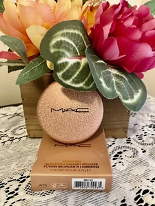 MAC ~ SKINFINISH SUNSTRUCK RADIANT BRONZER ~ RADIANT LIGHT ROSY ~ 0.28 OZ - Picture 1 of 2