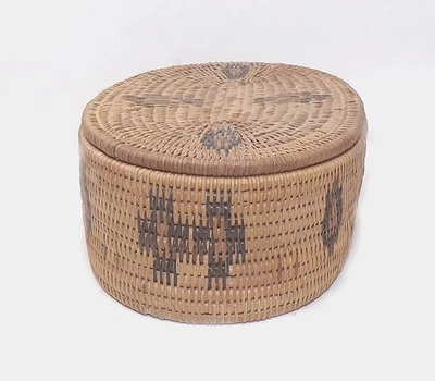 ANTIGUO NATIVO AMERICANO DE CALIFORNIA. PEQUEÑA DECORACIÓN OVALADA. CESTA CON TAPA - 4 1/2" CON -FINA Foto 1 de 4