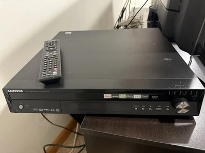 Sistema de cine en casa Samsung HT-X70 5 discos DVD con control remoto universal UltraPro HDMI. Foto 1 de 4