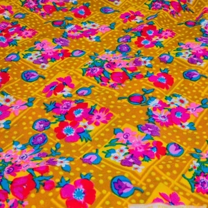 Vintage gelb/blau Blumen Handarbeit/Quilten Stoff 45" Breite x 53" Länge bedruckt - Bild 1 von 2