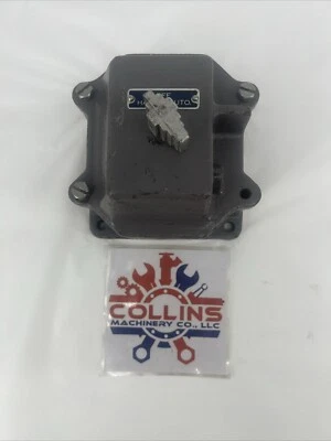 SQUARE D 9001 GW-123 234315 HOA Hand/Off/Auto Control Station Missing Screw - Image 1 of 4