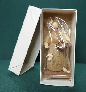 Vintage Poland Folk Art Wood Figure lady feeding birds handmade BOROWIK BYLINIAK - Picture 1 of 6