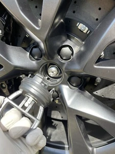 Tesla Model X Wheel Center Cap Removal Tool Suction Cup - Picture 1 of 9