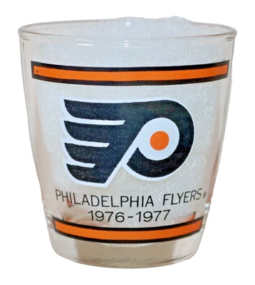 Philadelphia Flyers Recoup The Cup 1976-1977 NHL Team Logo 6 0z Juice Glass Foto 1 de 4