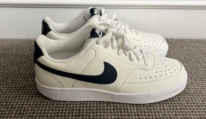 Neu Nike Court Vision Low weiß/mitternachtsmarine Herren (Größe 8) - Bild 1 von 9
