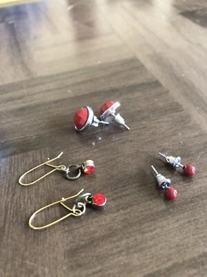 3 juegos de pendientes perforados color rojo oscuro Foto 1 de 4