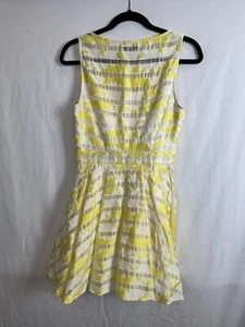 BEBE Sleeveless Fit & Flare Striped Floral Size 6 Short Dress Yellow White - Picture 1 of 3