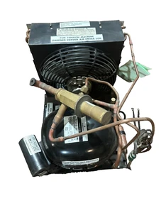COPELAND CONDENSING UNIT ASSEMBLY M2FH-A050-IAV-144 - Picture 1 of 8