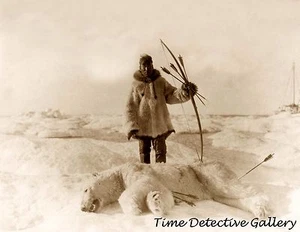 Cazador de arco esquimal con muerte de oso polar, Alaska - 1924 - Impresión fotográfica histórica - Imagen 1 de 1