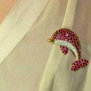 2.65 Ct Round Simulated Ruby Attractive Dolphin Brooch Pin 14k Yellow Gold Over - Picture 1 of 7