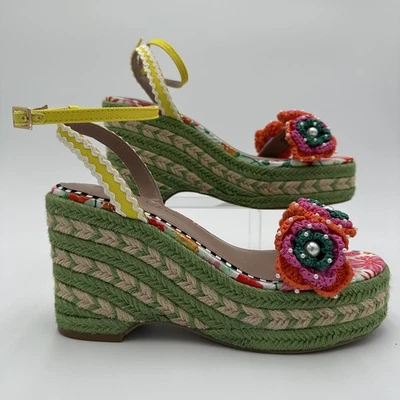 Sandalias de cuña Betsey Johnson Marabela blancas multicolor talla 7,5 M nuevas en caja precio de venta sugerido por el fabricante $109 Foto 1 de 4