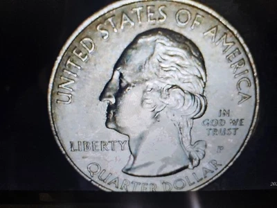 2017 P Effigy Mounds Quart, W/OBV DIE Clash Au Cond. Coin Great Eye Appeal.. ATB - Image 1 of 4