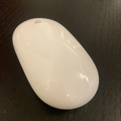 Apple Vintage Mighty Wireless Bluetooth Mouse A1197 white, excellent condition - Image 1 of 4