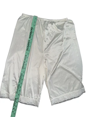 "De colección Vanity Fair Pantalones Cortos Sin Cordones Nylon Tricot Bloomer Encaje Piernas Blanco Marfil 24"" L" Foto 1 de 4