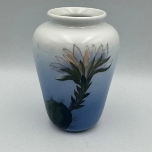 Florero Royal Copenhagen Dinamarca azul degradado cactus 2672 1740 - Imagen 1 de 4