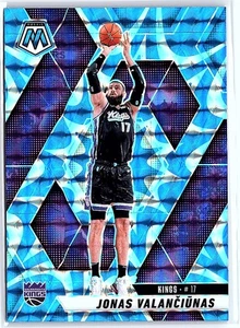 2024-25 Panini Mosaic Jonas Valanciunas Reactive Blue Mosaic Prizm #169 Kings - Picture 1 of 10
