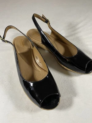 Zapatos artesanales Clarks para mujer talla 10 charol negro honda punta abierta Foto 1 de 4
