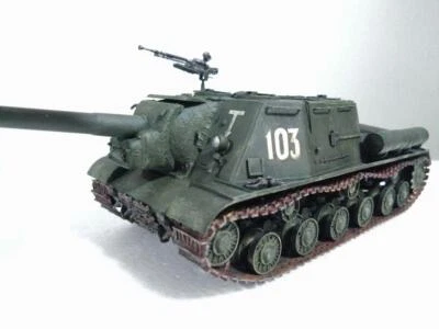 Carro armato d'assalto pesante sovietico Zvezda 1/35 JSU-152 costruito e dipinto - Immagine 1 di 4