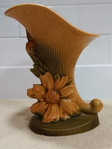 ROSEVILLE CLEMATIS CORNUCOPIA HORN VASE 171-8" Ca. 1942 - Picture 1 of 8