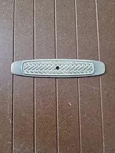 Belwith P7514-BOA Backplate for Cabinet Knobs In Blonde Antique Finish - Picture 1 of 7