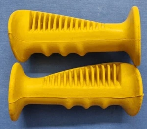 NUOVO VECCHIO STOCK OLD SCHOOL MX MOTOCROSS GIALLO IMPUGNATURA A FUNGO - Foto 1 di 2