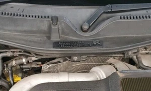 SEAT Leon / Cupra R Fahrgestellnummer Abdeckung, zweifarbig - Bild 1 von 3
