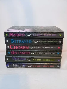 House Of night Novels Lot of 6 P.C and Kristin Cast 4 PB 2 HB - Picture 1 of 4
