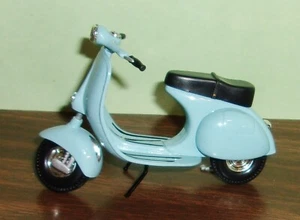 1997 Xonex Die Cast Limited Edition Blue Vespa Scooter Moped 6th in the Series - Picture 1 of 23