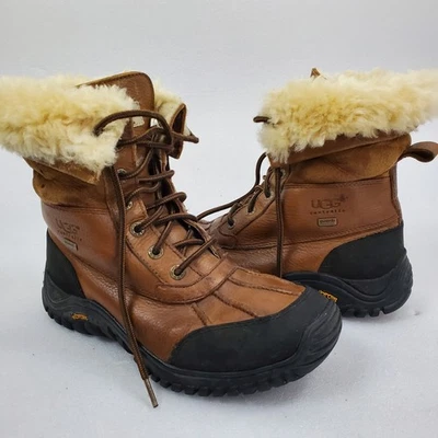 Bota de nieve Ugg Adirondack II para mujer 5469 ribete de piel de oveja talla 8 marrón castaño DEFECTUOSA Foto 1 de 4