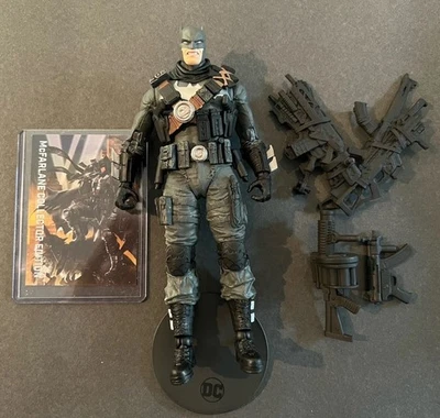 McFarlane DC Multiverse Grim Knight paquete de dos sueltos solo Batman Foto 1 de 4
