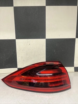 2015 2016 2017 2018 Porsche Cayenne Left Led Taillight Used Oem 90053371 A564 - Image 1 of 4