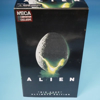 NECA Alien Big Chap Ultimate Edition Convention Exclusive GITD (коробка повреждена) - Изображение 1 из 4