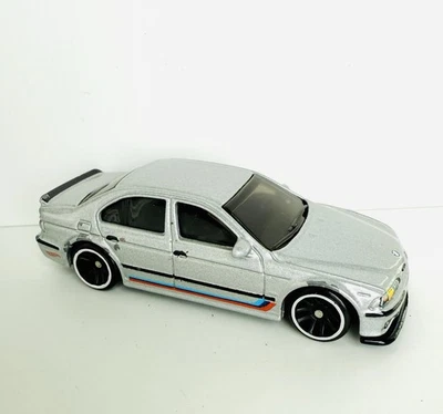 Hot Wheels 2025 Silver Series BMW Set 2001 BMW M5 Silver 5/5 M Performance - Image 1 of 4