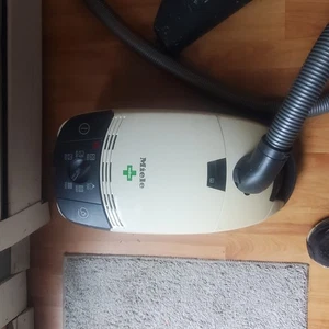 MIELE Solaris Electro Plus S518 Medivac Vacuum Cleaner READ DESCRIPTION - Picture 1 of 9