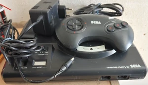 Consola de sistema de videojuegos Sega Mega Drive 16 bits (completa y completamente funcional) - Imagen 1 de 6